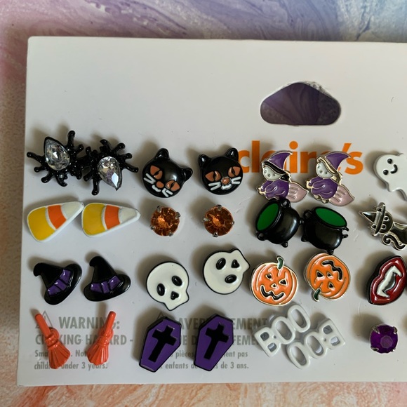New Claire’s Fun Spooky Halloween Earrings Set👻🎃 - Picture 4 of 7